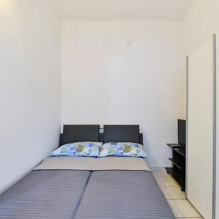 With Parking Space Sabunike, Zadar - 19430 *