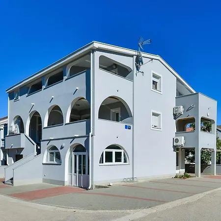 With Parking Space Sabunike, Zadar - 19430 *