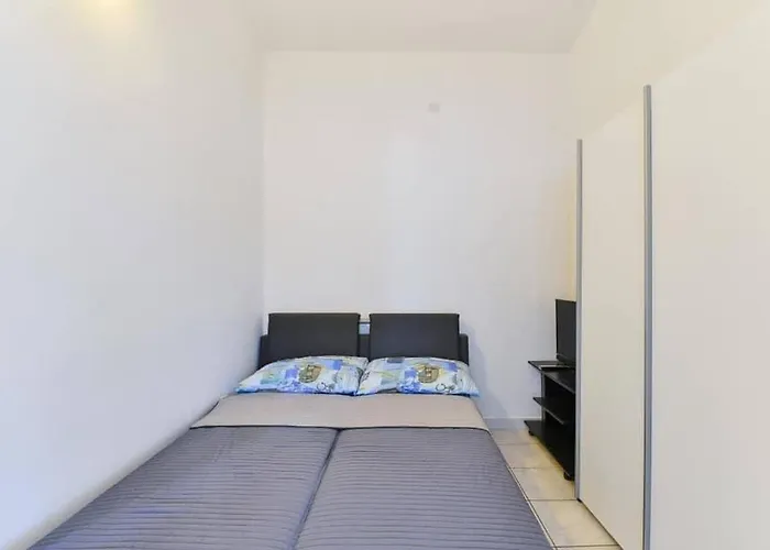 With Parking Space Sabunike, Zadar - 19430 *